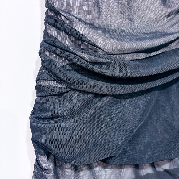 CHARLOTTE RUSSE Black fitted strapless dress with mesh - Picture 7 of 8